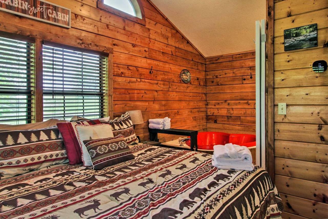 River Rush- Cozy Riverfront Cabin 5 Mi To Pigeon Forge Sevierville Exterior photo